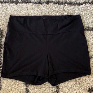 Old Navy Active size xxl maternity stretch shorts